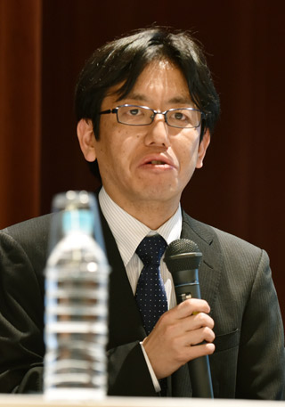 井原　一高氏