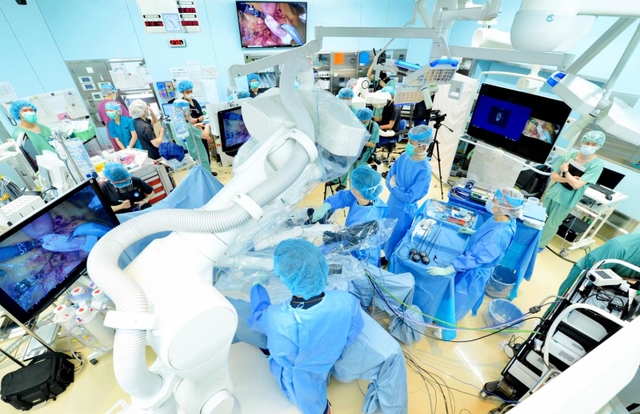 手術支援ロボ「ヒノトリ」大腸がん手術も成功 胃がんに続き初、消化器