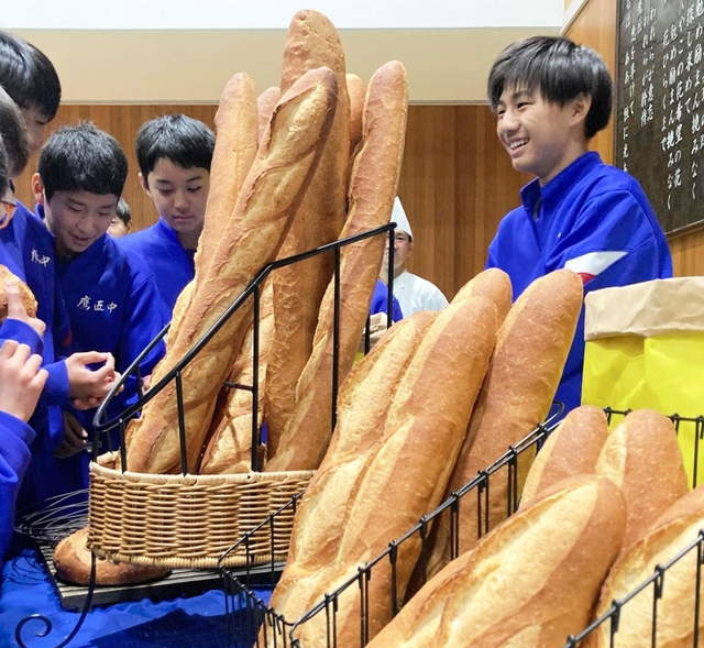 フランスパン・世界のパン本格製パン技術 ドンクが教える本格派フランスパンと世界… ドンクが教えるフランスパン・世界のパン 本格製パン技術 増補版