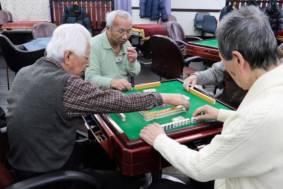 90年続く新開地の雀荘 店主のこだわりは“きれいな空気” | M's KOBE