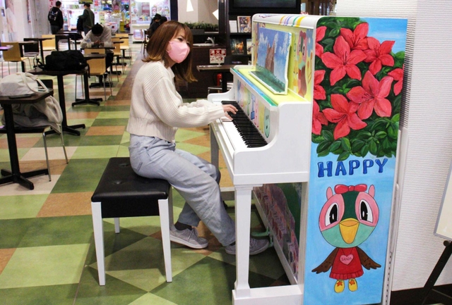 ストリートピアノ、三田市内に初登場♪ 音楽を通して人と人つながる空間に｜三田｜神戸新聞NEXT