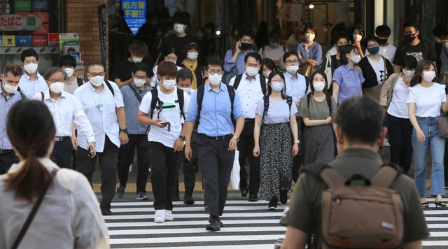 ２カ月ぶり酒再開「手放しでは…」市民ら再拡大懸念　緊急事態解除決定 - Vimarsana News