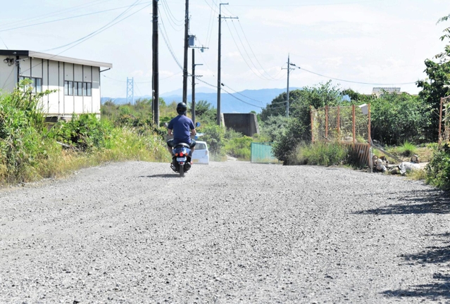 県道で異例、車を通行止めに　街灯もない未舗装の凸凹道、歩行者らの安全優先　管理の神戸市 - Vimarsana News