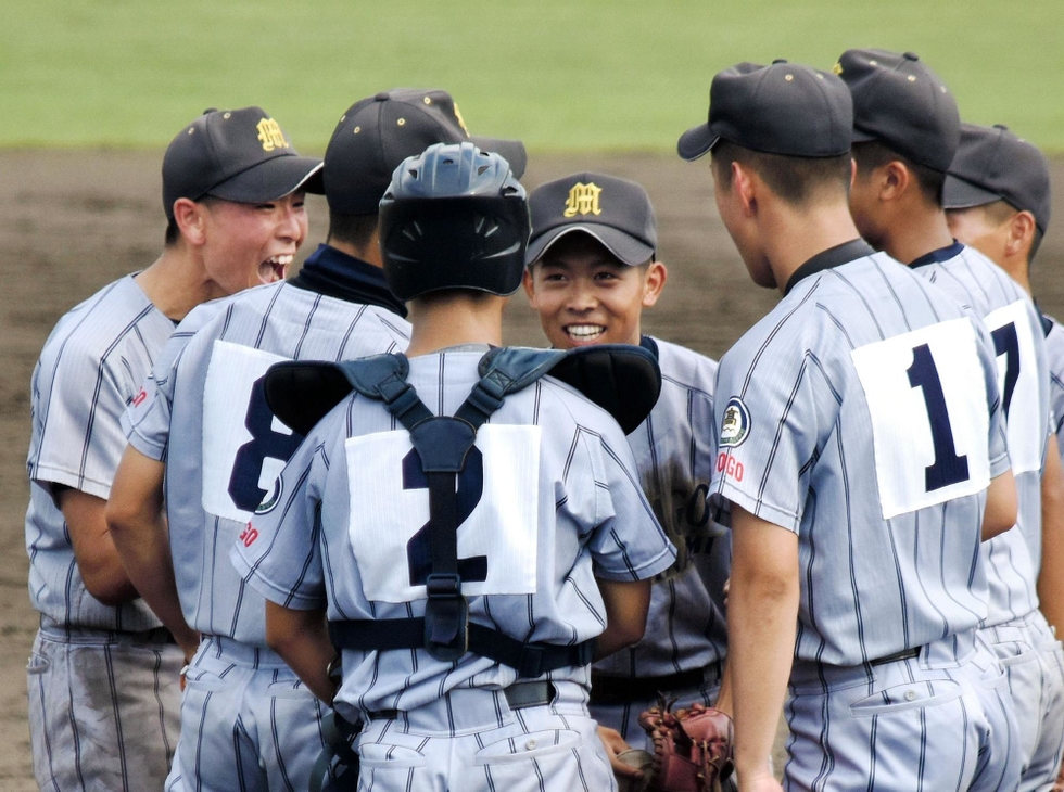 神戸新聞next 兵庫県内 スポーツ 兵庫の高校野球 高校野球写真集第９９回高校野球兵庫大会 第１０日 ７月１８日 高砂南ー舞子