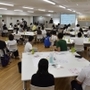 山田学園長の講演を聞く参加者ら