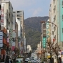 神戸のハイカラ文化をリードしてきたトアロード。活性化に向け模索が続く＝神戸市中央区北長狭通（撮影・大森　武）