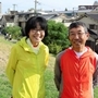 「一緒に完走を」「よろしくお願いします」。笑顔で言葉を交わす辻圭さん（右）と純子さん＝大阪府守口市