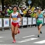 女子で日本人最高の２位に入った新立啓乃（左）＝神戸市中央区（撮影・大山伸一郎）
