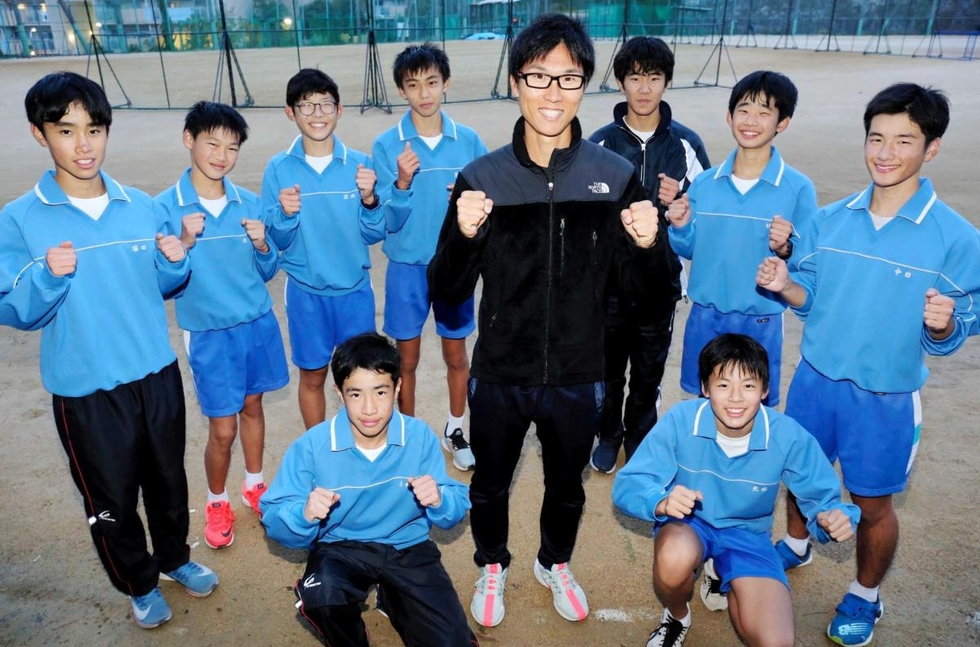 神戸新聞 ホーム 連載 特集 姫路城マラソン 神戸マラソン２０１８ 昨年男子７位 神戸の中学教諭 松山さん ２年連続ベスト８目標
