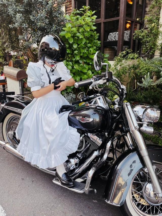メイド服とのギャップ萌えが話題 ハーレーダビッドソンで通勤するスタッフが話題 カッコ可愛い 神戸新聞next 連載 特集 話題