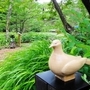 鳥の彫刻に触れると優しい音色が…