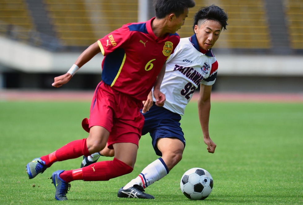 神戸新聞next 映像 写真 写真ニュース特集 総体写真集 16県高校総体 サッカー ６月５日 １