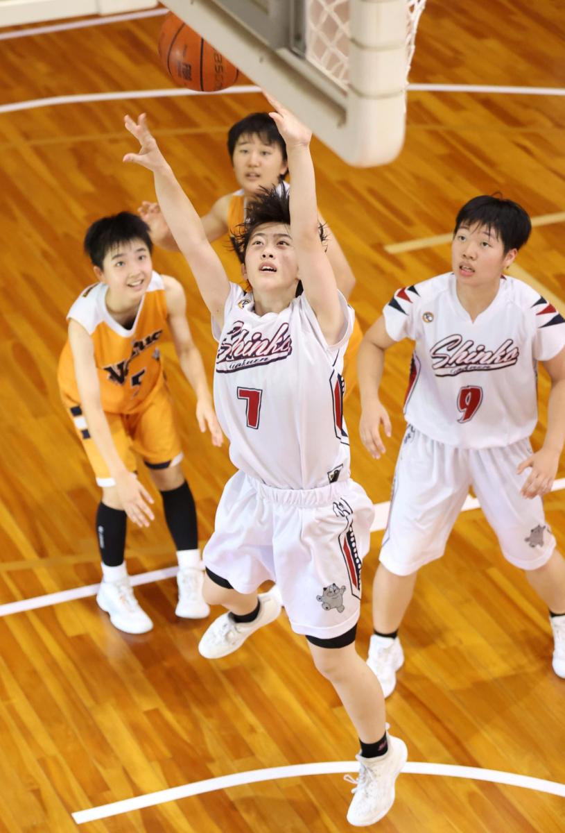 神戸新聞next 映像 写真 写真ニュース特集 ２０２０県高校総体 代替大会 バスケットボール女子 神港学園ー鳴尾 ８月３０日