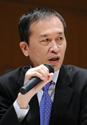 桜間裕章氏（神戸新聞社論説委員長）