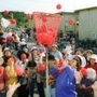 １９９７・１０・１１　部屋の外に出てこられる人は元気だった＝神戸市西区平野町向井