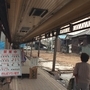 １９９５・７・５　傾いたアーケードが残っていた＝神戸市兵庫区西出町２