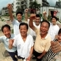 １９９６・９・１６　市場の基礎が残る地で再生を誓った＝神戸市東灘区甲南町３