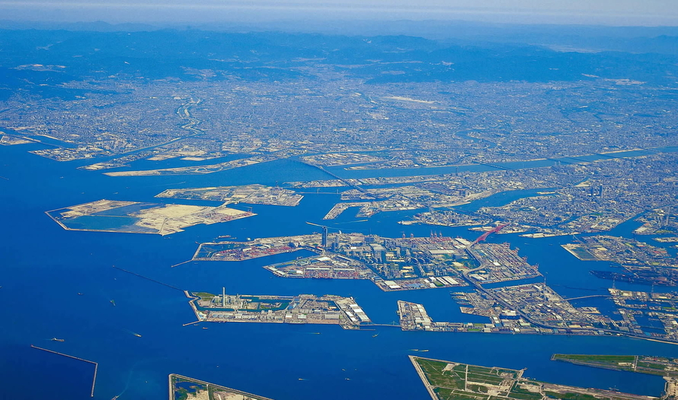 神戸新聞next 連載 特集 阪神 淡路大震災 震災11年目 再興へ 震災10年の神戸港 6 スーパー中枢港湾