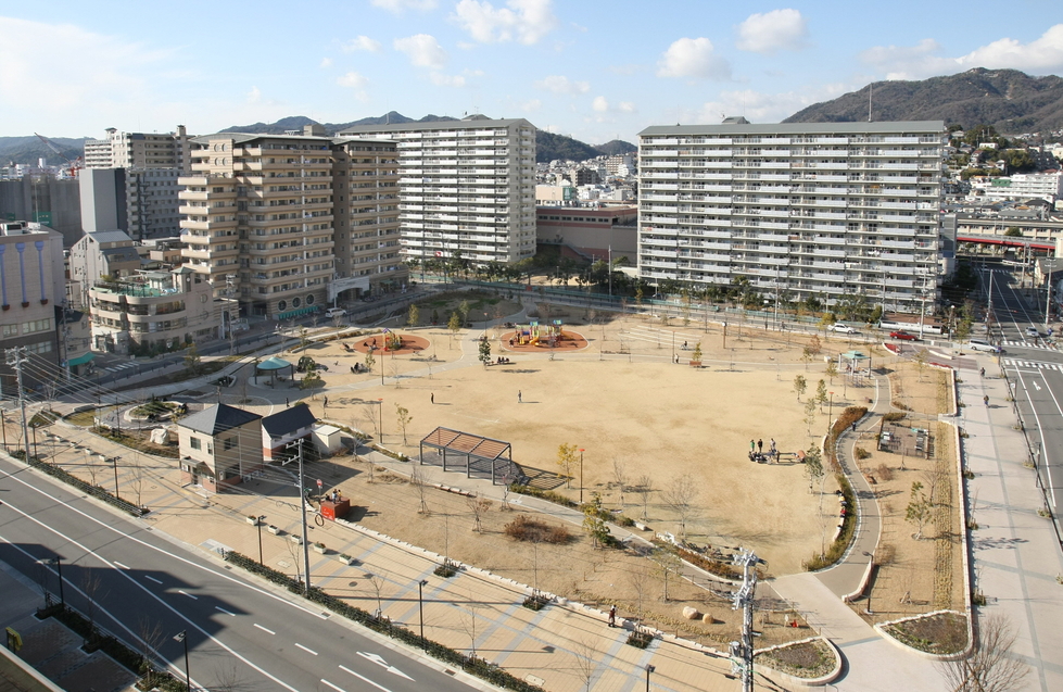 神戸新聞next 連載 特集 阪神 淡路大震災 震災１５年目 問い直す 復興１５年 第３部 住まう １ 大規模公園