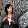 「主権者である市民の手で、社会の仕組みは変えられる。税金の使い道も」と語る稲村和美さん=尼崎市役所