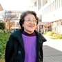 ケア付き仮設住宅があった場所に立つ市川禮子さん。助け合って暮らす大切さを震災から学んだ＝芦屋市呉川町、市保健福祉センター（撮影・後藤亮平）